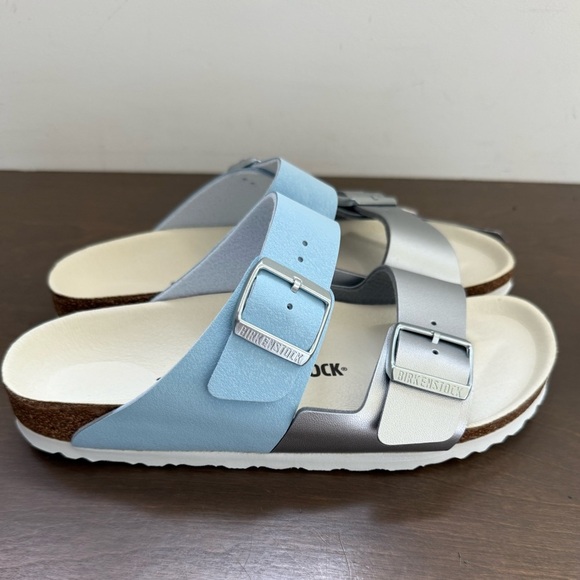 Birkenstock Shoes - NWT Birkenstock Arizona Split Birko-Flor Sandals •39